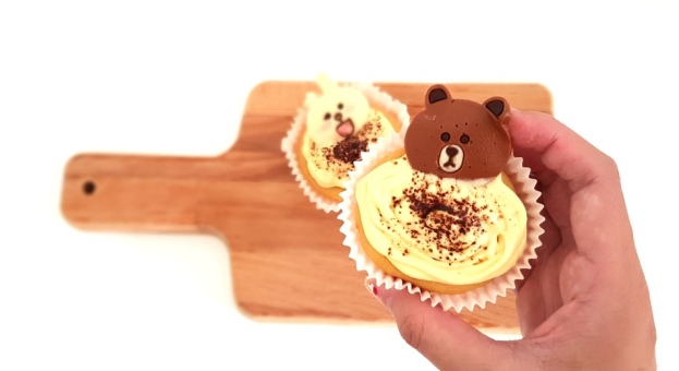 line-brown-cupcake